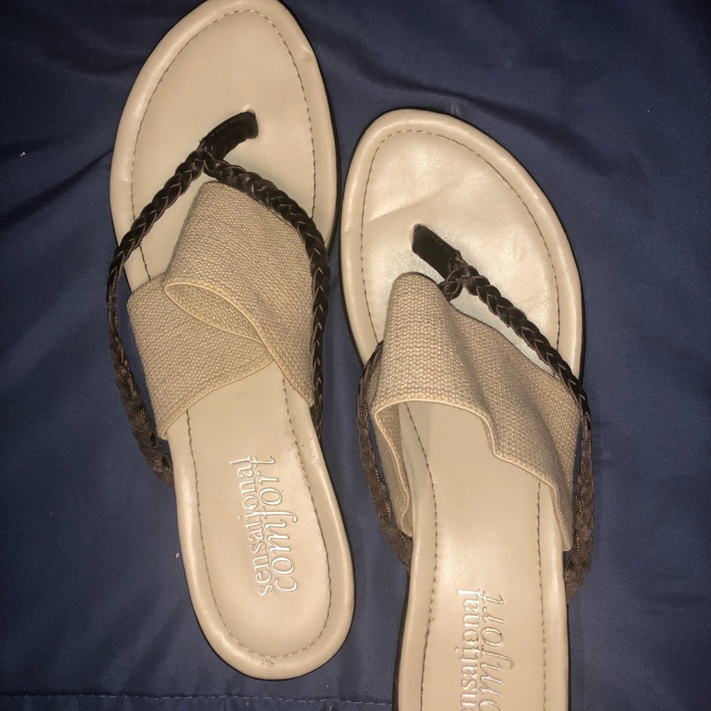 8M Sensational Comfort Cream Sandals
